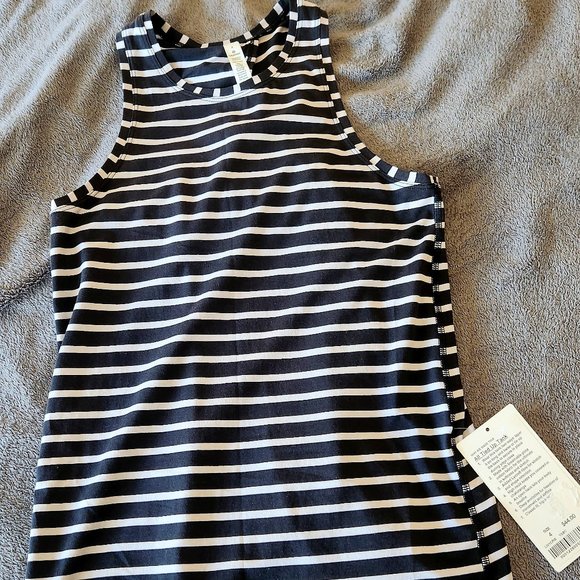 Lululemon All Tied Up Tank Top - size 4.  NEW - Picture 1 of 4